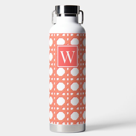 Preppy Koraal Riet Rattan Rooster Monogram Waterfles (Voorkant)