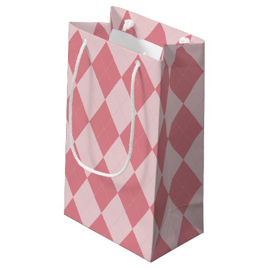 Preppy Licht Roze Argyle Meisje Monogram Party Naa Klein Cadeauzakje (Achterkant Gekanteld)