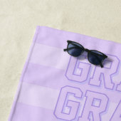 Preppy Paarse Gestreepte Strandlaken (In situ)