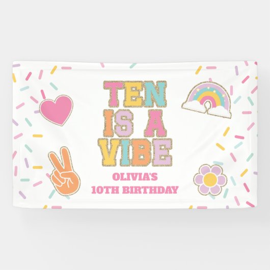 Preppy Patch Ten is een vibe 10e verjaardag Spandoek (Horizontaal)