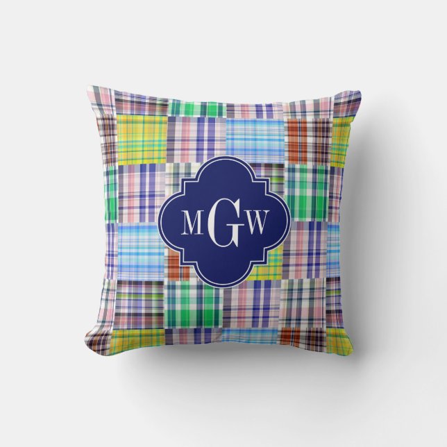 Preppy Patchwork Madras Navy Quatrefoil Monogram Kussen (Voorkant)