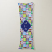 Preppy Patchwork Madras Navy Quatrefoil Monogram Lichaamskussen (Voorkant Verticaal)