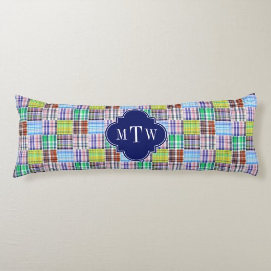 Preppy Patchwork Madras Navy Quatrefoil Monogram Lichaamskussen (Voorkant)