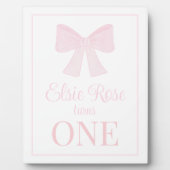 Preppy Pink Bow Grandmillennial Eerste Verjaardag Fotoplaat (Voorkant)