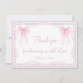 Preppy roze boog gingham grandmillenial baby showe bedankkaart (Voorkant)