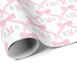 Preppy roze en groen monogram buigt baby meisje cadeaupapier<br><div class="desc">Dit schattige cadeauverpakking ontwerp is voorzien van een handgeschilderde roze waterverf boog met 3 letter monogram in roze en groen voor u om te personaliseren met de initialen van de gelukkige ontvanger.</div>