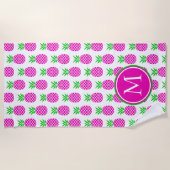 Preppy roze en groene ananassen op wit monogram strandlaken (Voorkant)