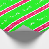 Preppy Roze en Groene Gepersonaliseerde Stripe Cadeaupapier (Hoek)