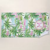 Preppy Roze en Groene Tropische Palmbomen Monogram Strandlaken (Voorkant)