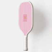 Preppy Roze Gestreepte Moderne Gouden Initiaal Mon Pickleball Paddle (Links)