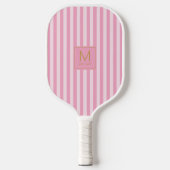 Preppy Roze Gestreepte Moderne Gouden Initiaal Mon Pickleball Paddle (Voorkant)