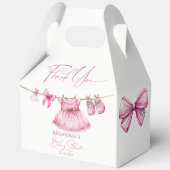 Preppy roze kleding op een lijn meisjes baby showe bedankdoosjes (Achterkant)