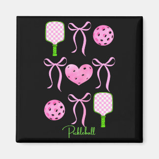 Preppy roze pickleball shirt waar meisjes graag me magneet