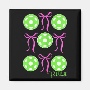 Preppy roze pickleball shirt waar meisjes graag me magneet