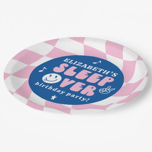 Preppy Slaap Over Tween Verjaardagsfeestje Papieren Bordje (Gekanteld)