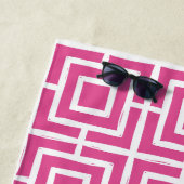 Preppy Square Lattice Monogram – Hot Pink & Navy Strandlaken (In situ)