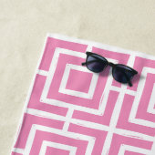 Preppy Square Lattice Monogram – Pink & Lime Strandlaken (In situ)