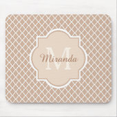 Preppy Tan Quatrefoil Mongogram met naam Muismat (Voorkant)