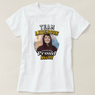 Preppy Team [Achternaam] Trotse Moeder Afstudeerfo T-shirt