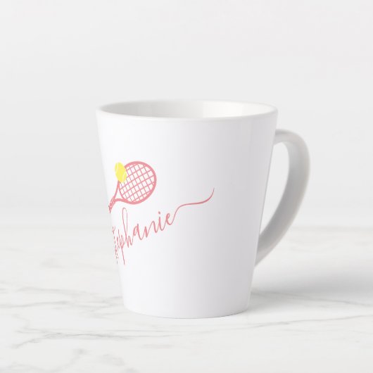 Preppy Tennis Monogram Gepersonaliseerd Roze Latte Mok (Rechterhoek)