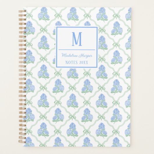 Preppy Trellis Bow Blue & Green Hydrangeas Monogra Planner (Voorkant)
