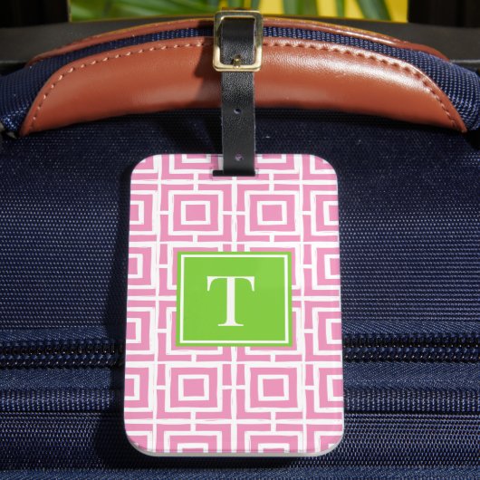 Preppy Vierkant Lattice Monogram – Roze & Limoen Bagagelabel (Voorkant Insitu 2)