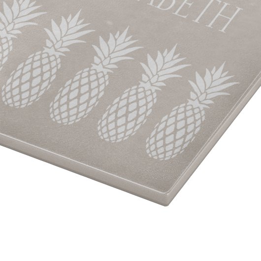 Preppy White Pineapples on Beige Personalized Snijplank (Hoek)