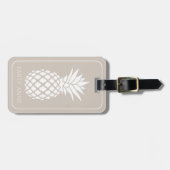 Preppy Witte Ananas op Beige Bagagelabel (Voorkant horizontaal)