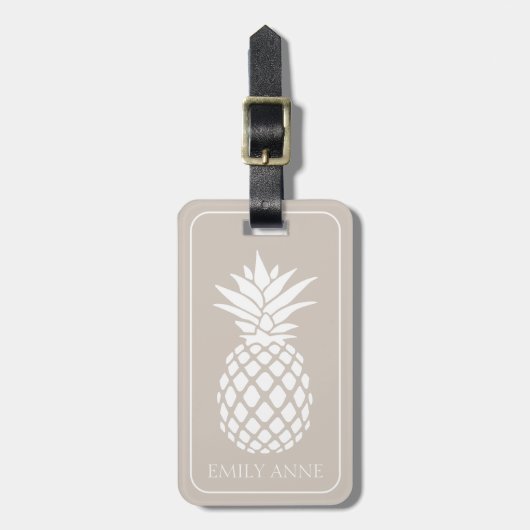 Preppy Witte Ananas op Beige Bagagelabel (Voorkant verticaal)