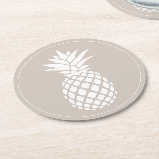 Preppy Witte Ananas op Beige Ronde Kartonnen Onderzetter (Gebogen)