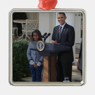 President Barack Obama begnadigt de Metalen Ornament