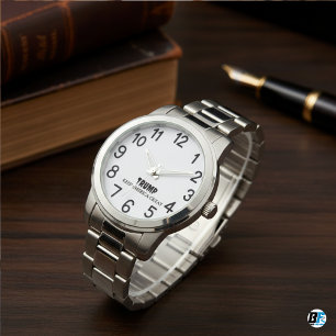 President Donald Trump houdt Amerikaanse vlag hoog Horloge