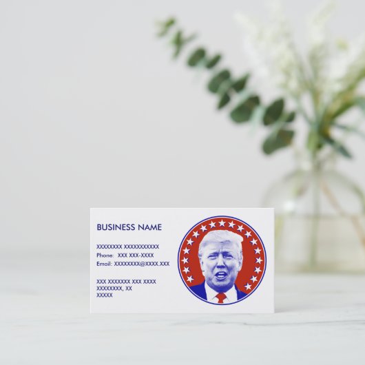 President Donald Trump in het rood Visitekaartje (Staand voorkant)