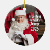 President Donald Trump Kerstman Kerst 2024 Keramisch Ornament (Achterkant)