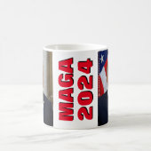 President Donald Trump Koffiemok (Center)