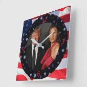 PRESIDENT DONALD TRUMP & MELANIA VIERKANTE KLOK (Hoek)