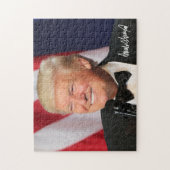 President Donald Trump met zijn handtekening Legpuzzel (Verticaal)
