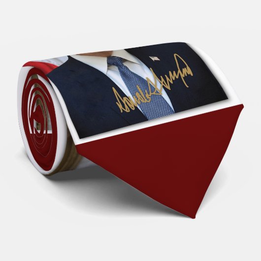 PRESIDENT DONALD TRUMP STROPDAS (Opgerold)