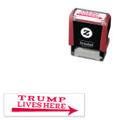President Donald Trump woont hier Grappig Stamp Zelfinktende Stempel (In situ)
