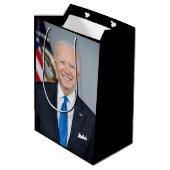 President Joe Biden White House Portret medium Cadeauzakje (Achterkant Gekanteld)