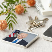 President Joe Biden White House Portret Sleutelhanger (Zijkant)