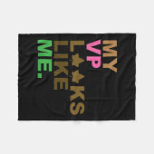 President Kamala Harris Mijn VP lijkt op mij Melan Fleece Deken (Voorkant (Horizontaal))