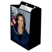 President kandidaat Kamala Harris US 2024 Medium Cadeauzakje (Achterkant Gekanteld)