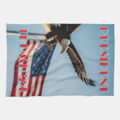 PRESIDENT TRUMP 2024 THEEDOEK (Horizontaal)