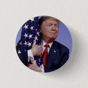 President Trump beklaagt Amerikaanse vlag Ronde Button 3,2 Cm