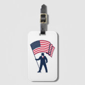 President Trump Draagt de Vlag van de VS Bagagelabel (Voorkant (verticaal))