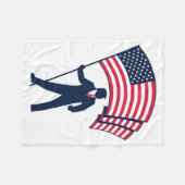 President Trump Draagt de Vlag van de VS Fleece Deken (Voorkant (Horizontaal))