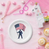 President Trump Draagt de Vlag van de VS Papieren Bordje (Feest)