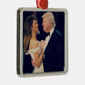 President Trump en Melania Dancing Metalen Ornament (Rechts)