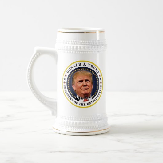 President Trump Inauguratie Dag Souvenir Bierpul (Links)